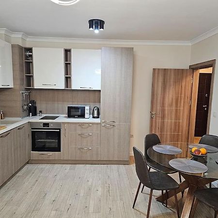Serenity In The Heart Of Varna With Parking Exterior photo