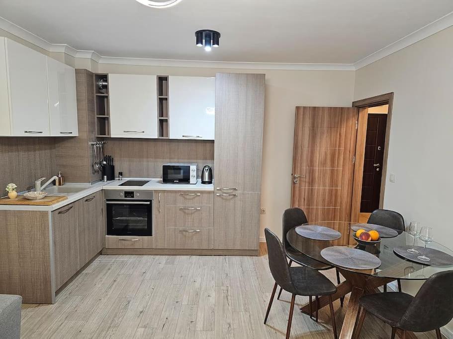 Serenity In The Heart Of Varna With Parking Exterior photo