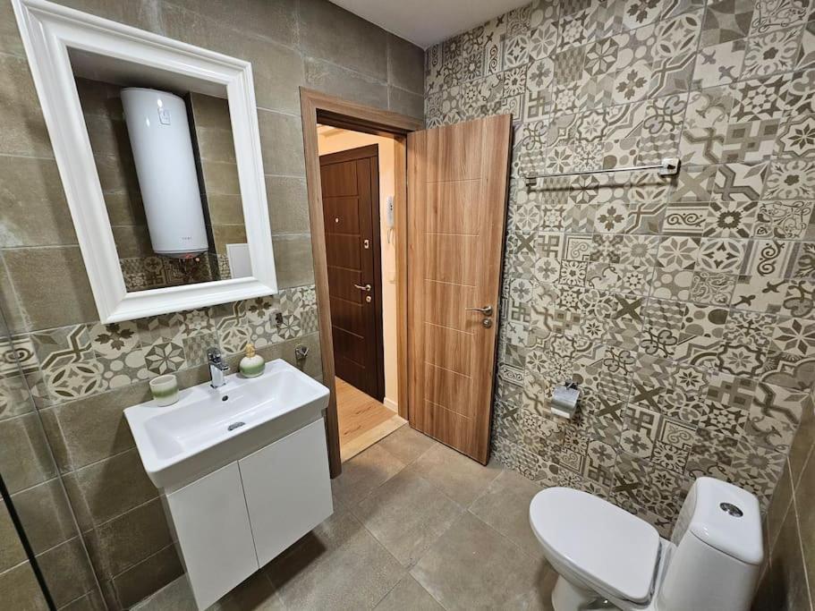 Serenity In The Heart Of Varna With Parking Exterior photo