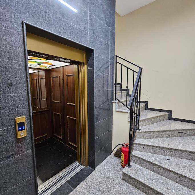 Serenity In The Heart Of Varna With Parking Exterior photo